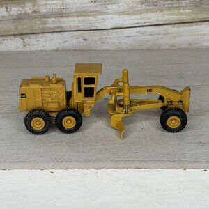Ertl 1848 Caterpillar 12G Motor Diecast Road Grader 1:64 Yellow GC